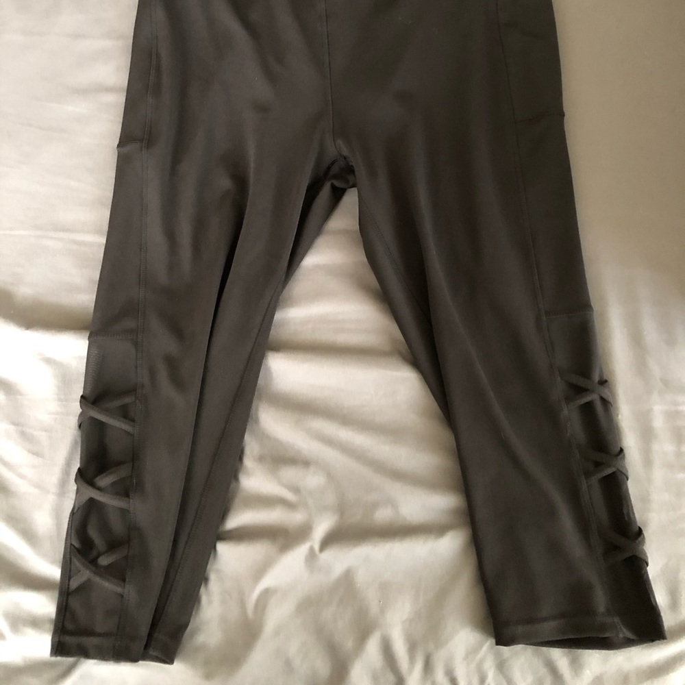 PopFit Crop Leggings